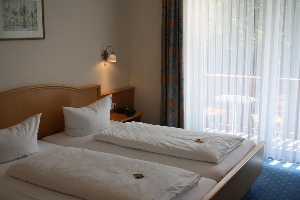 Hotel-Gasthof Zur Krone Riedenburg Room photo